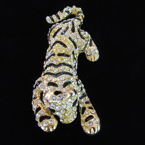 Vintage large rhinestone tiger brooch with black enamel in gold tone setting - Picture 1 of 10